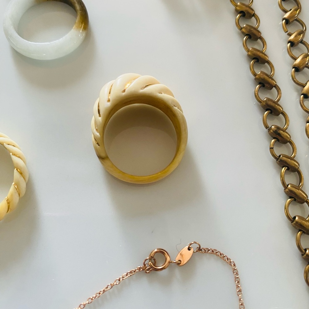 Mixed Jewelry Moment - Picture 7 of 12
